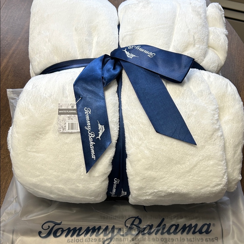 Tommy Bahama White Plush Blanket with Blue Ribbon